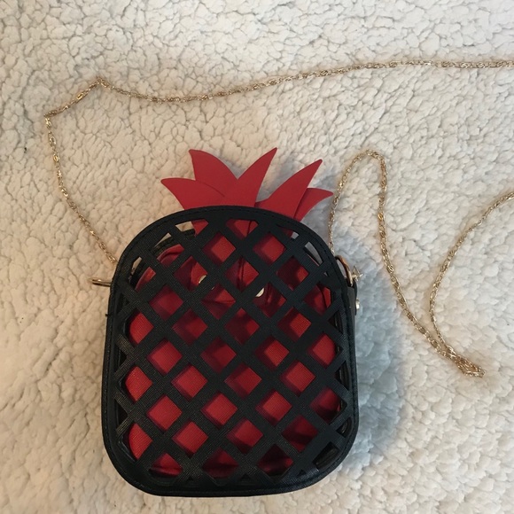 Pineapple Shaped Crossbody Bag - Picture 3 of 7